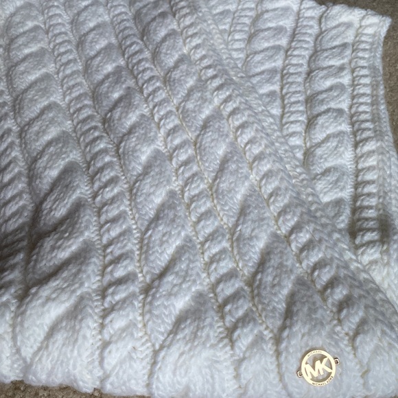 NWT Michael Kors French Chunky Cable Knit Infinity Scarf - Picture 3 of 12